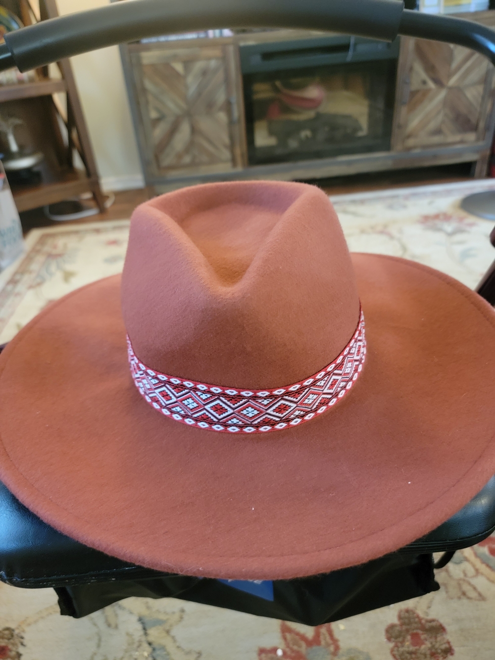 Universal Thread Women's Rust Felt Fedora with Patterned Band